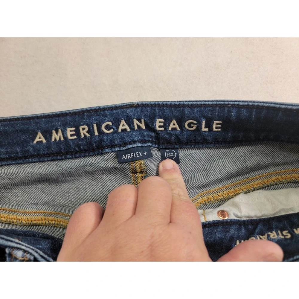 American Eagle Airflex + Slim Straight Jeans Medium Wash 32x34 (measures 32x33)‎
